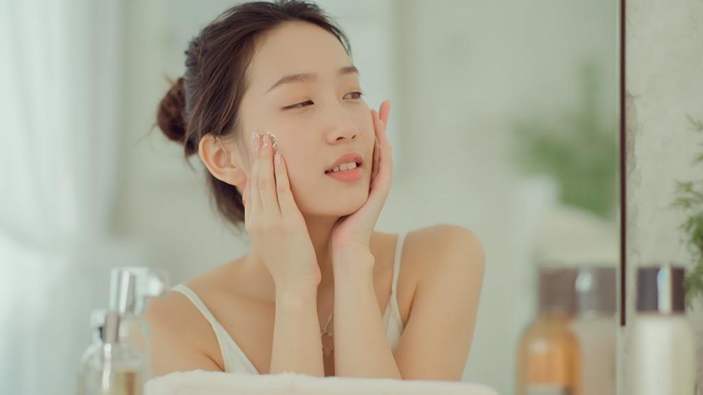 5가지 피부관리법으로 아름다운 피부를 유지하는 비결